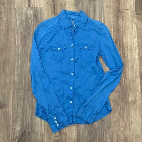 American Eagle outfitters button down shirt. Size 2 - Picture 1 of 4